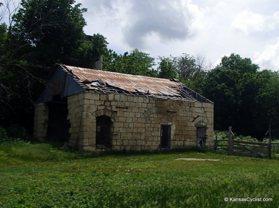 Kandango-2014-2-StoneShed